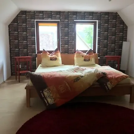 Homestay Apartman Iv *