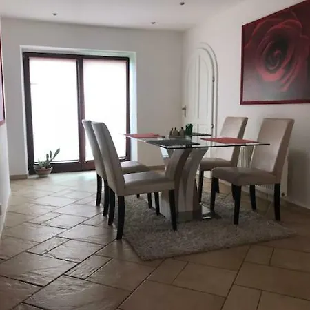 Homestay Apartman Iv