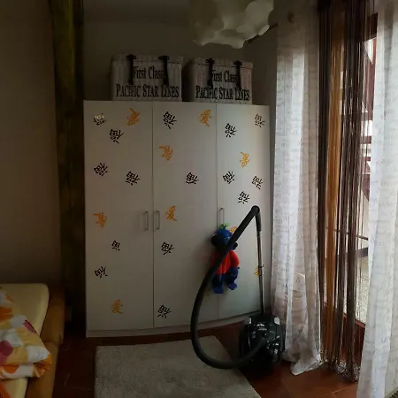 Homestay Apartman Iv *